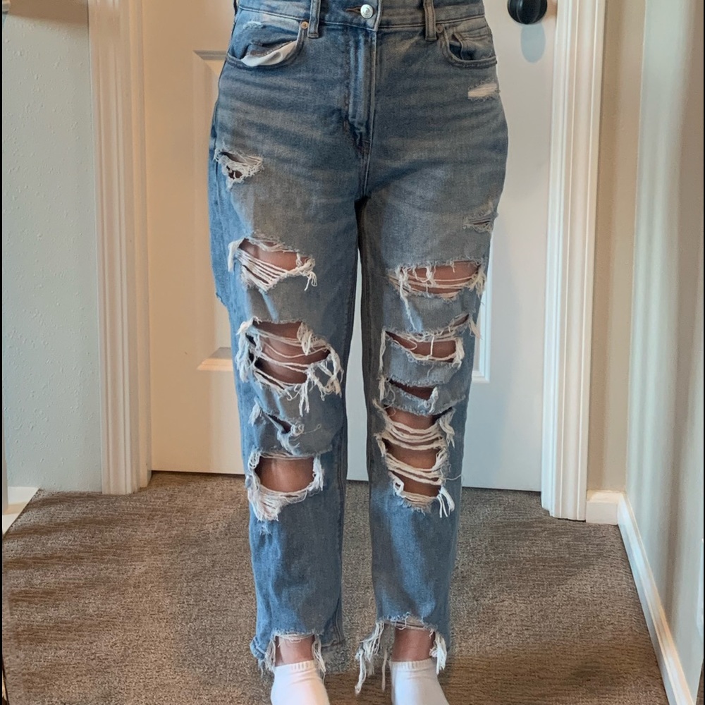 nwot ripped mom jeans